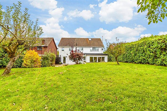 4 Bedroom Detached House For Sale In Furnace Lane, Lamberhurst, Kent, TN3