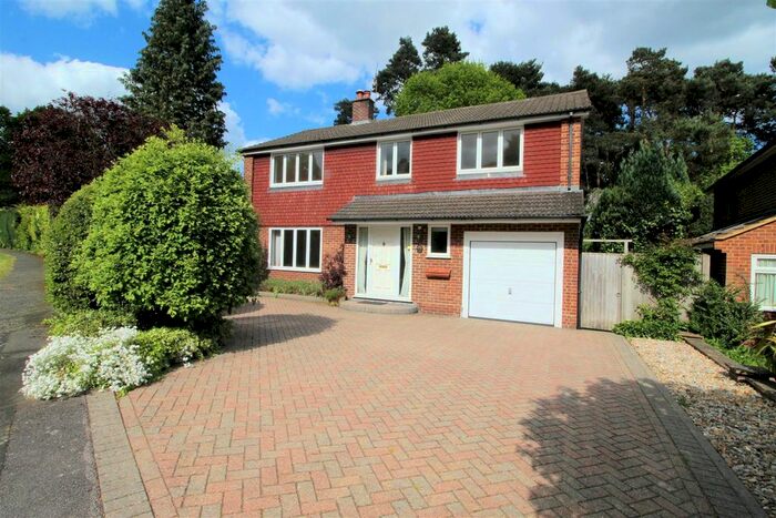 4 Bedroom Detached House To Rent In Broadwater Close, Woking, Surrey, GU21