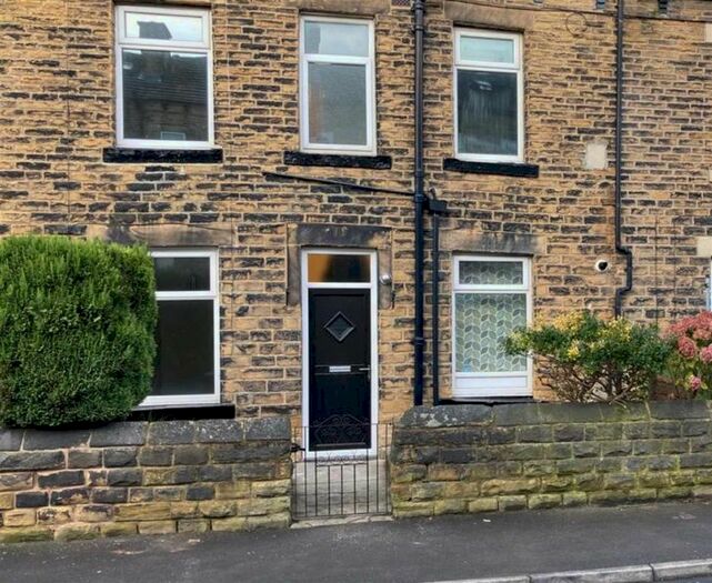 2 Bedroom Terraced House To Rent In Somerset Road, Pudsey, LS28