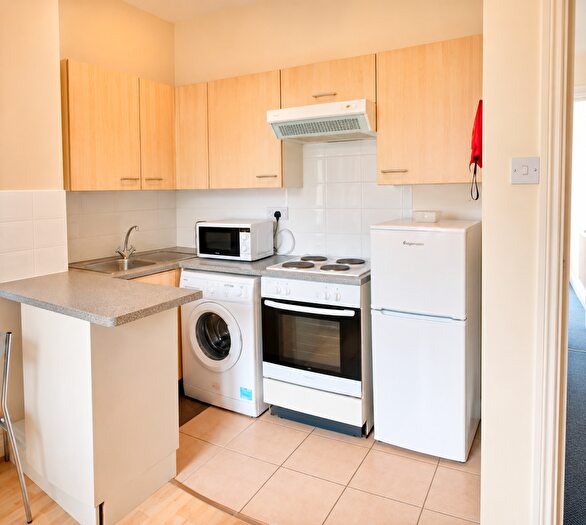 2 Bedroom Apartment To Rent In Glynrhondda Street, Cathays, Cardiff, CF24