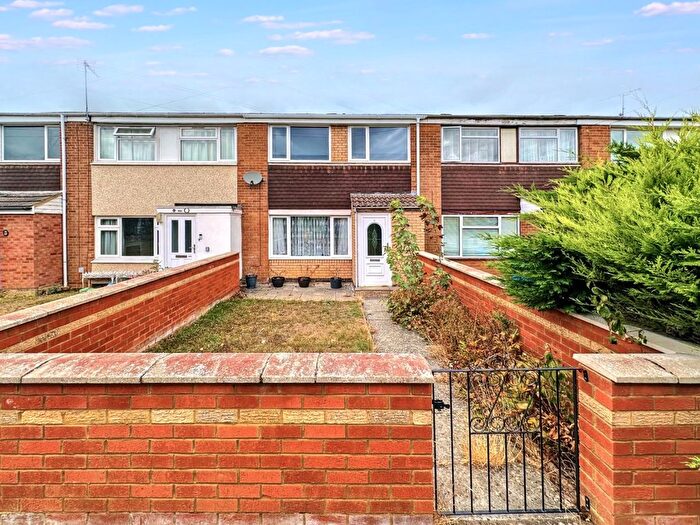 3 Bedroom Terraced House For Sale In Nelson Close, Daventry, NN11