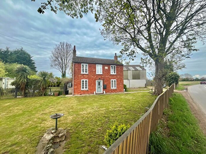 2 Bedroom Cottage For Sale In Seas End Road, Moulton Seas End, PE12