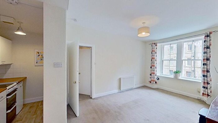 1 Bedroom Flat To Rent In Wardlaw Place, Edinburgh, EH11