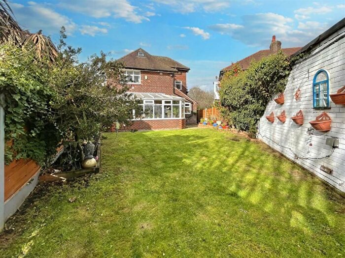 5 Bedroom Detached House To Rent In Gordon Road, Ashford, TW15
