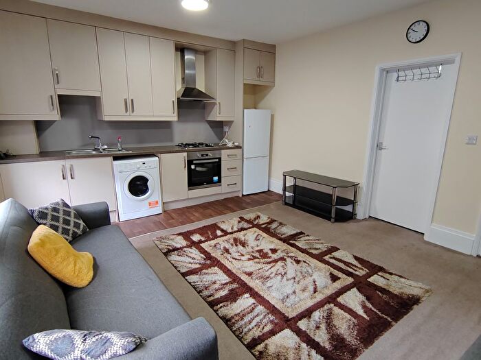1 Bedroom Flat To Rent In Station Road, Willesden Junction, NW10