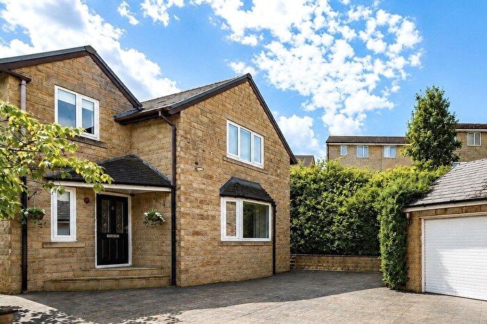 4 Bedroom Detached House For Sale In Park Stone Rise, Shelf, Halifax, HX3