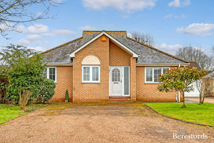 3 Bedroom Bungalow For Sale In Catcher Court, Ingatestone, CM4