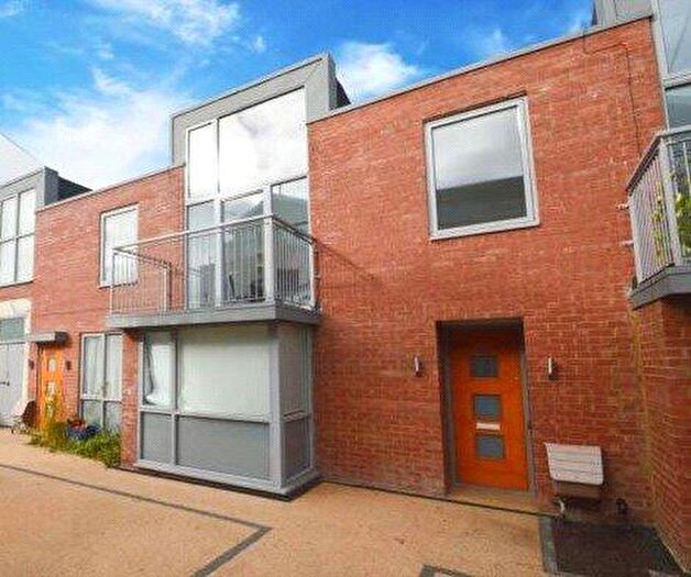 1 Bedroom Apartment To Rent In - Hermitage Lane, South Norwood, London, SE25