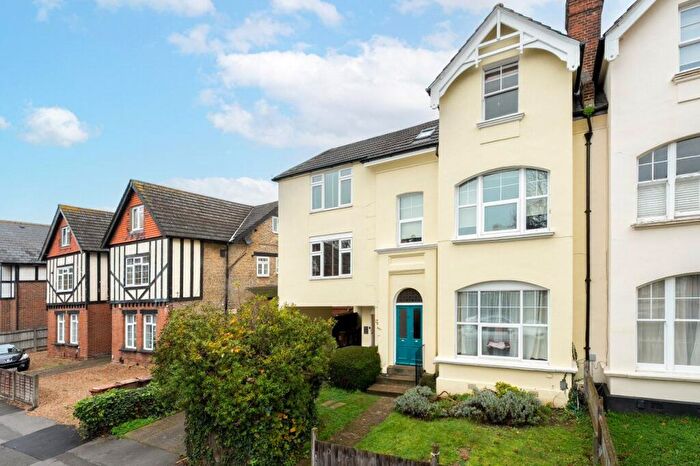 2 Bedroom Apartment For Sale In St. James Road, Sutton, SM1