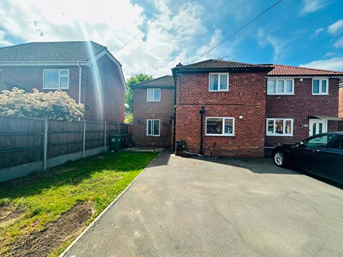 3 Bedroom House To Rent In Shakespeare Avenue, Warwick, CV34