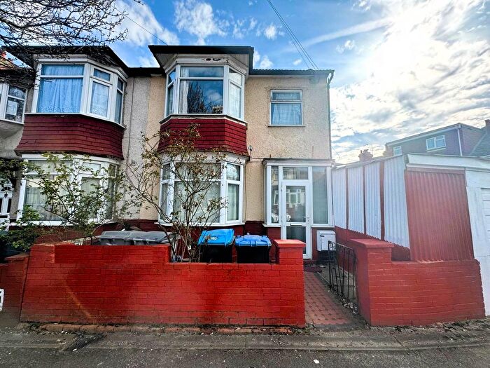 2 Bedroom Flat To Rent In Beatrice Avenue, Wembley, HA9