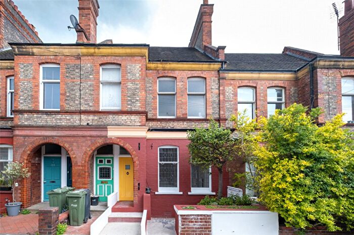 1 Bedroom Flat To Rent In Hailsham Avenue, Streatham, Lambeth, London, SW2