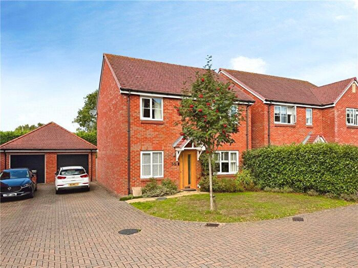 4 Bedroom Detached House For Sale In Baddesley Close, North Baddesley, Southampton, Hampshire, SO52