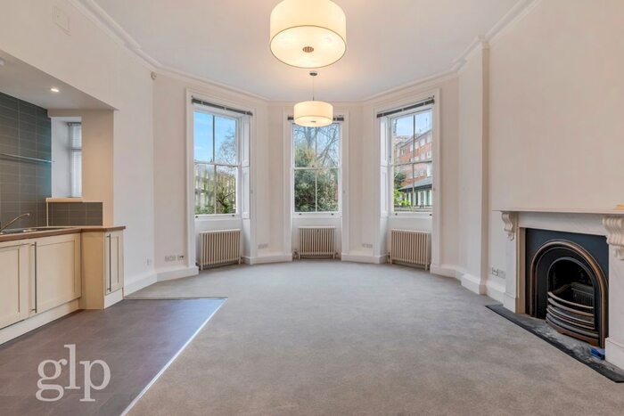1 Bedroom Flat To Rent In Bloomsbury Place, London, Greater London, Qa, WC1A