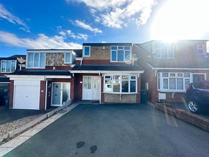 3 Bedroom Property To Rent In James Dee Close, Brierley Hill, DY5