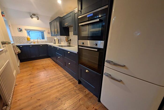 3 Bedroom Semi Detached House To Rent In Harcourt Street, Beeston, NG9