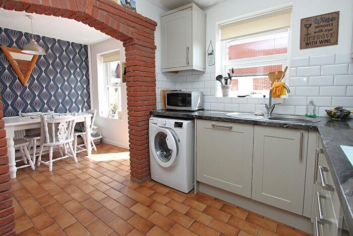 3 Bedroom Semi-Detached House For Sale In Norbury Drive, Brierley Hill, DY5