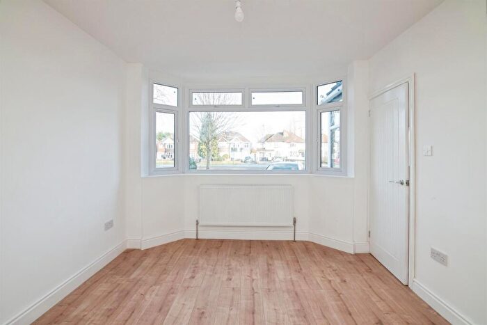 3 Bedroom Semi Detached House For Sale In Birmingham New Road, Dudley, DY1