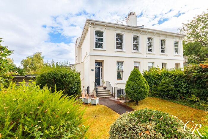 1 Bedroom Apartment For Sale In Sydenham Road North, Cheltenham, GL52