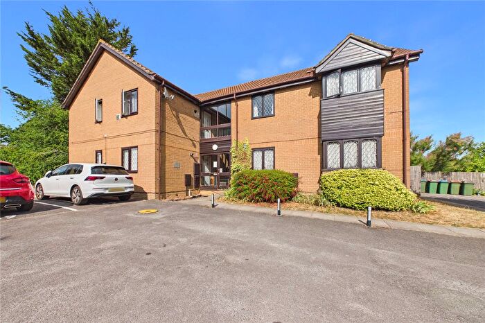 1 Bedroom Flat To Rent In Ashmere Close, Calcot, Reading, Berkshire, RG31