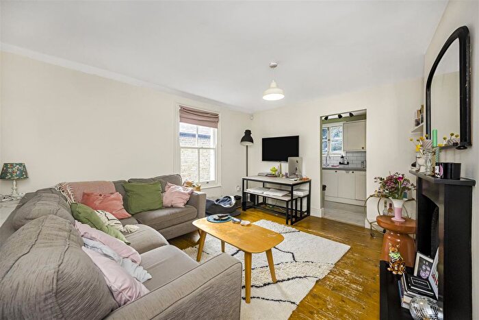 2 Bedroom Flat For Sale In Haroldstone Road, London, E17