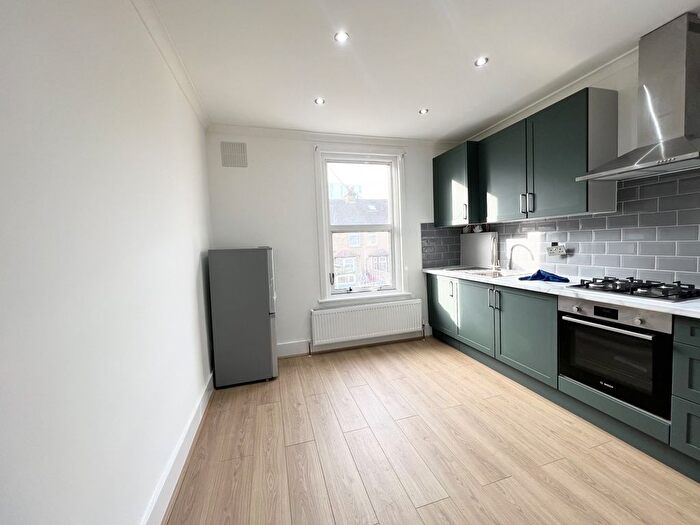 2 Bedroom Flat To Rent In Glenny Road, London, IG11