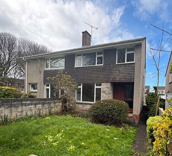 3 Bedroom Semi-Detached House To Rent In Trethew Gardens, Camborne, TR14