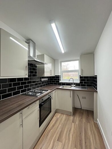 3 Bedroom Flat To Rent In Shrewsbury Road, London, E7