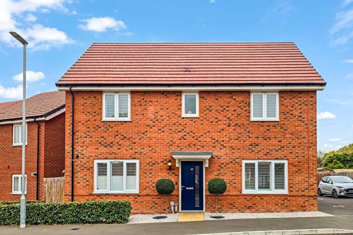 3 Bedroom Detached House For Sale In St Johns Road, Goffs Oak, Hertfordshire, EN7