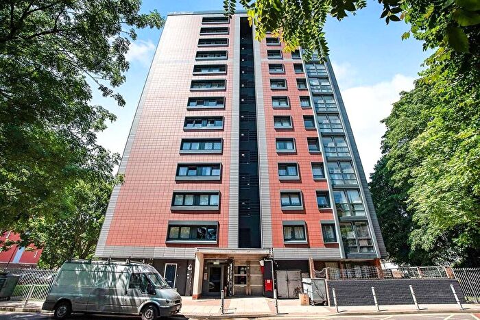 2 Bedroom Flat For Sale In Briant Street, London, SE14