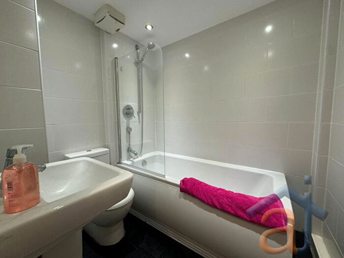 1 Bedroom Apartment For Sale In Park Crescent, Southport, PR9