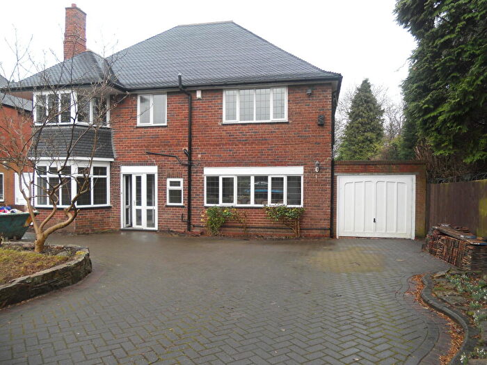 5 Bedroom Semi-Detached House To Rent In Hintlesham Avenue, Birmingham, B15