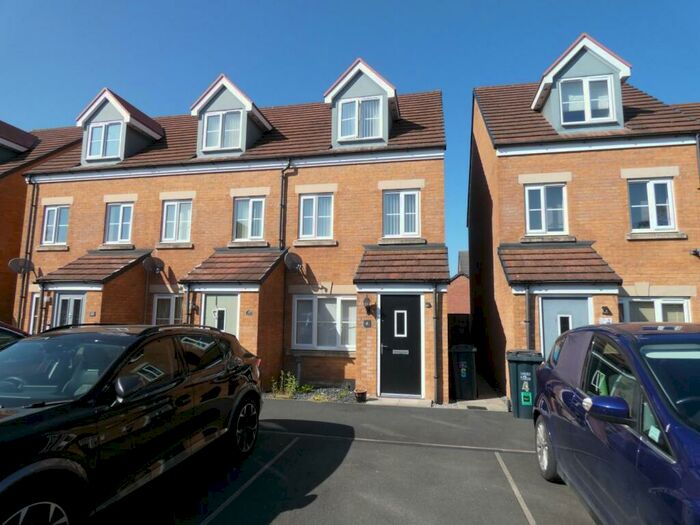 3 Bedroom Town House For Sale In Brackenleigh Close, Carlisle, CA2