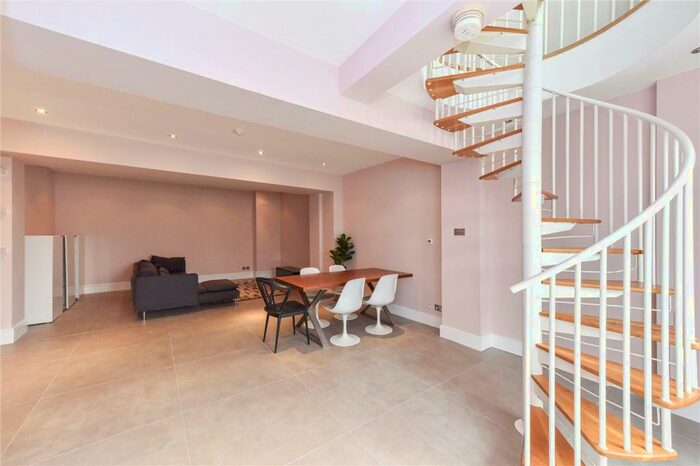 2 Bedroom Apartment To Rent In Masons Yard, London, EC1V