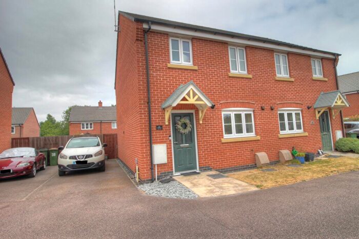 3 Bedroom Semi-Detached House For Sale In Tarry Close, Blaby, Leicester, LE8