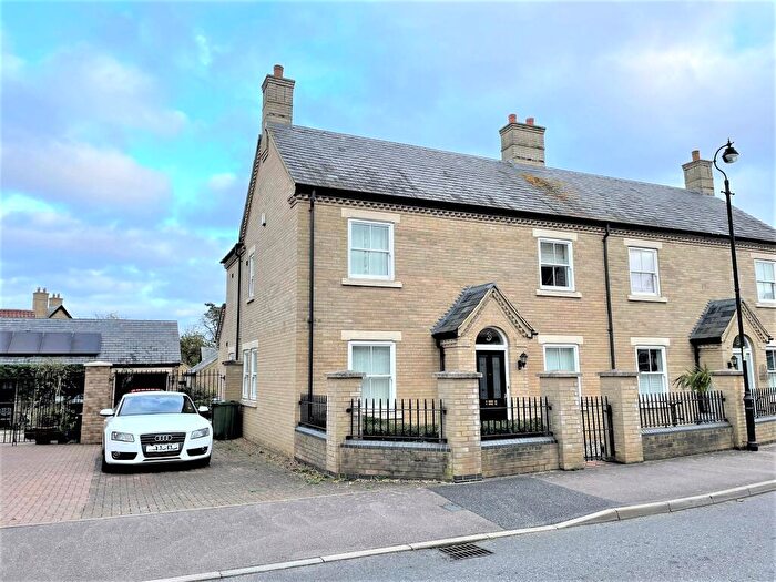 3 Bedroom Semi-Detached House To Rent In Bronte Avenue, Fairfield Park, SG5