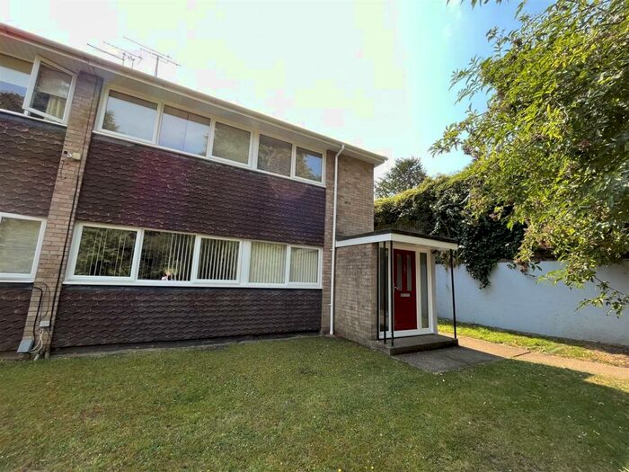 2 Bedroom Property To Rent In Lawn Gardens, Luton, LU1