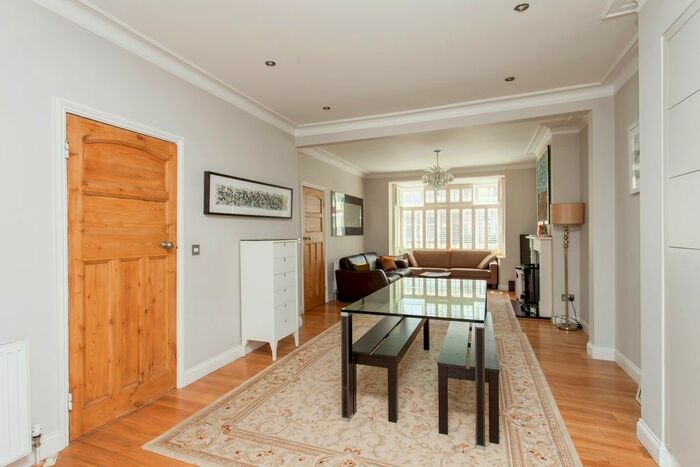 5 Bedroom Semi-Detached House To Rent In Compton Road, London, SW19