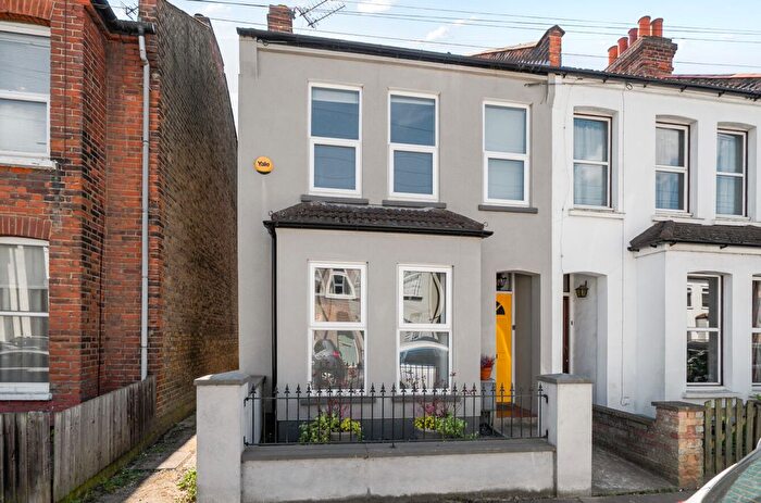3 Bedroom End Of Terrace House For Sale In Godwin Road, Bromley, BR2