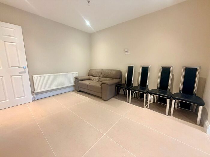 5 Bedroom Semi Detached Bungalow To Rent In Stanhope Park Road, Greenford, Greater London, UB6