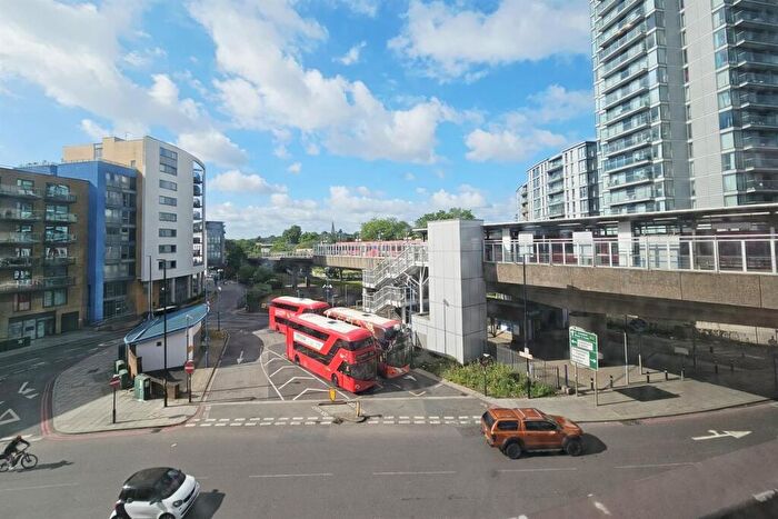 2 Bedroom Apartment To Rent In The Glassworks, Greenwich, SE8