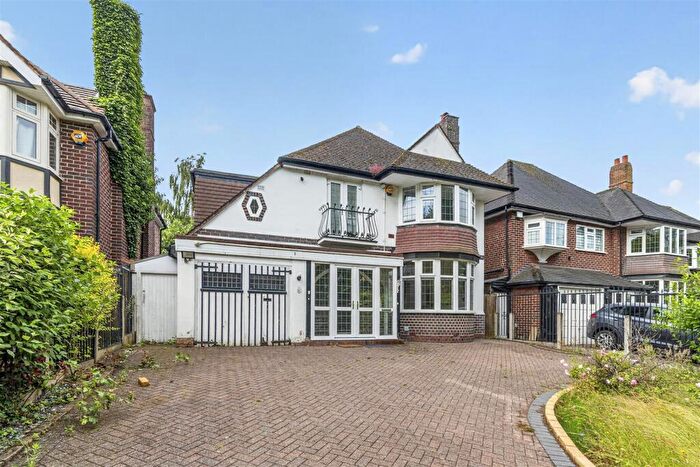 4 Bedroom Detached House For Sale In Monmouth Drive, Sutton Coldfield, B73