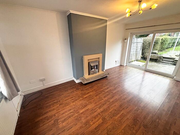 3 Bedroom House To Rent In Meadow Head Avenue, Sheffield, S8