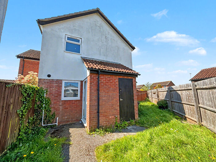 2 Bedroom End Of Terrace House For Sale In Hobourne Park, BH23