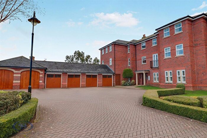 3 Bedroom Flat For Sale In Ashbourne Drive, Weston, Crewe, CW2