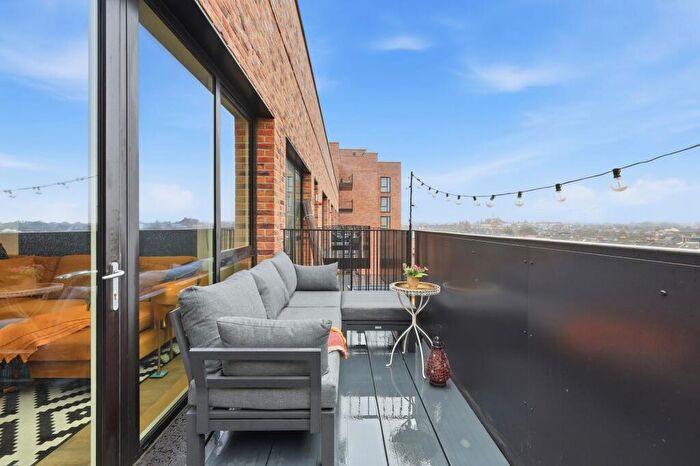 2 Bedroom Flat For Sale In Glyn Court, Oliver Road, Leyton, E10