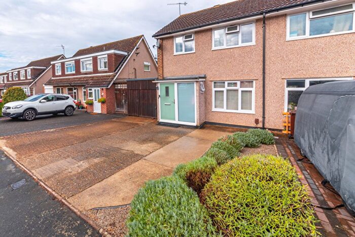 3 Bedroom Semi-Detached House For Sale In Longmead Way, Tonbridge, TN10