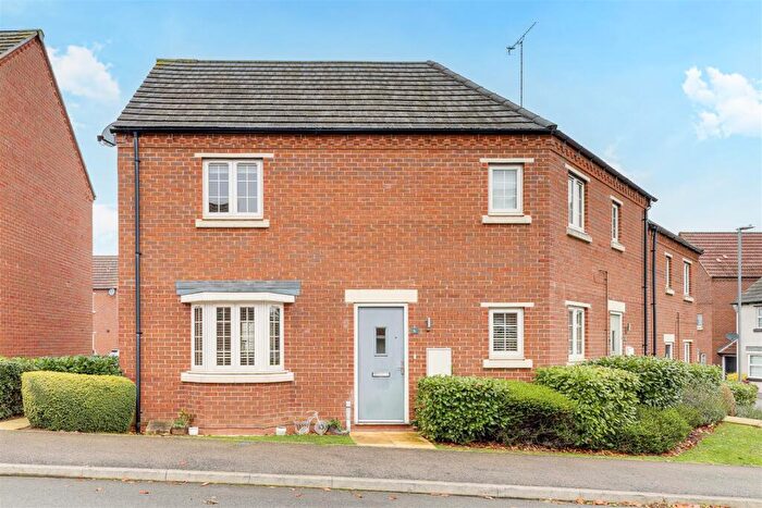 2 Bedroom Flat For Sale In Hopkin Court, Mapperley Plains, Nottinghamshire, NG3