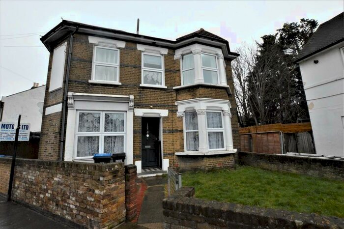 2 Bedroom Ground Flat To Rent In Bensham Lane, Thornton Heath, CR7