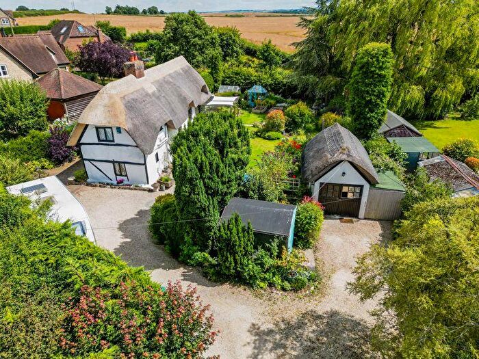 3 Bedroom Detached House For Sale In Fernham, Oxfordshire, SN7